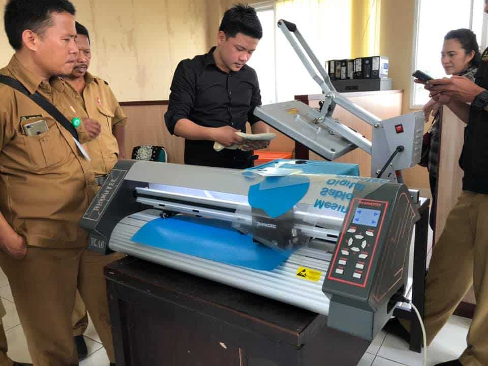 mesin cutting sticker rhinotec