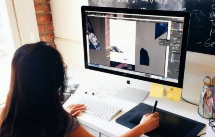 proses pengerjaan desain sablon kaos digital 