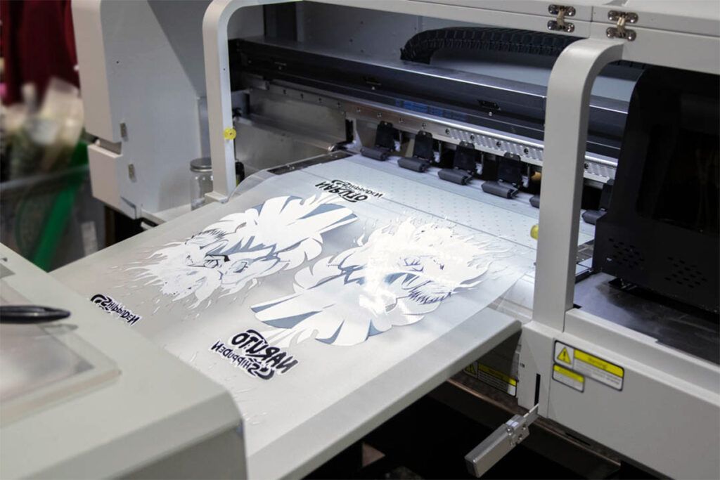 DTF vs Sablon Tradisional: Mana yang Lebih Efisien untuk Bisnis Kaos?