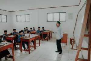 Mesin Potong Kain: Jenis dan Fungsinya untuk Industri Garmen