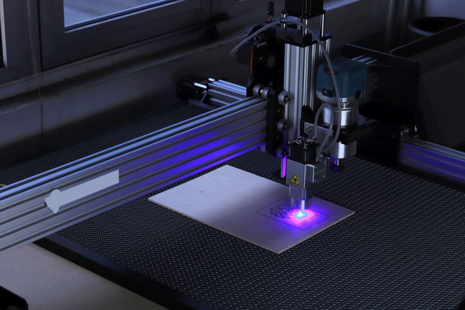 Mesin CNC Laser Cutting: Cara Kerja, Kelebihan, dan Cara Memilih Spesifikasi